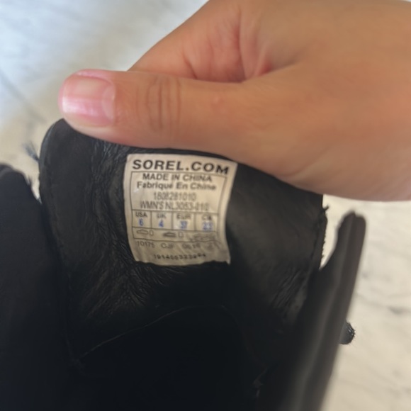 Gorgeous, black Sorel boots leather - Picture 6 of 6